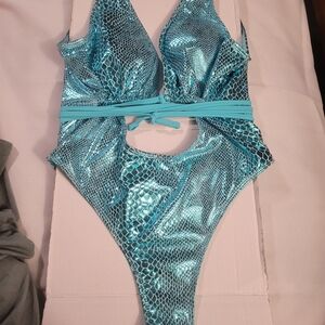 Cupshe Blue One Piece Swimsuit with Glamorous Finish